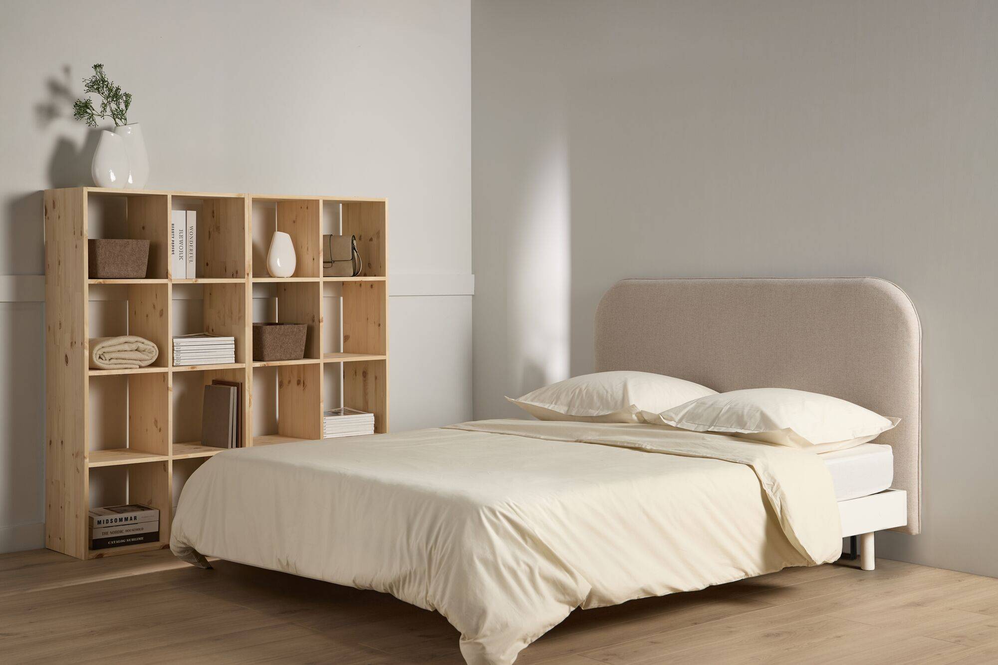 Etagère bois massif 16 cases Elio