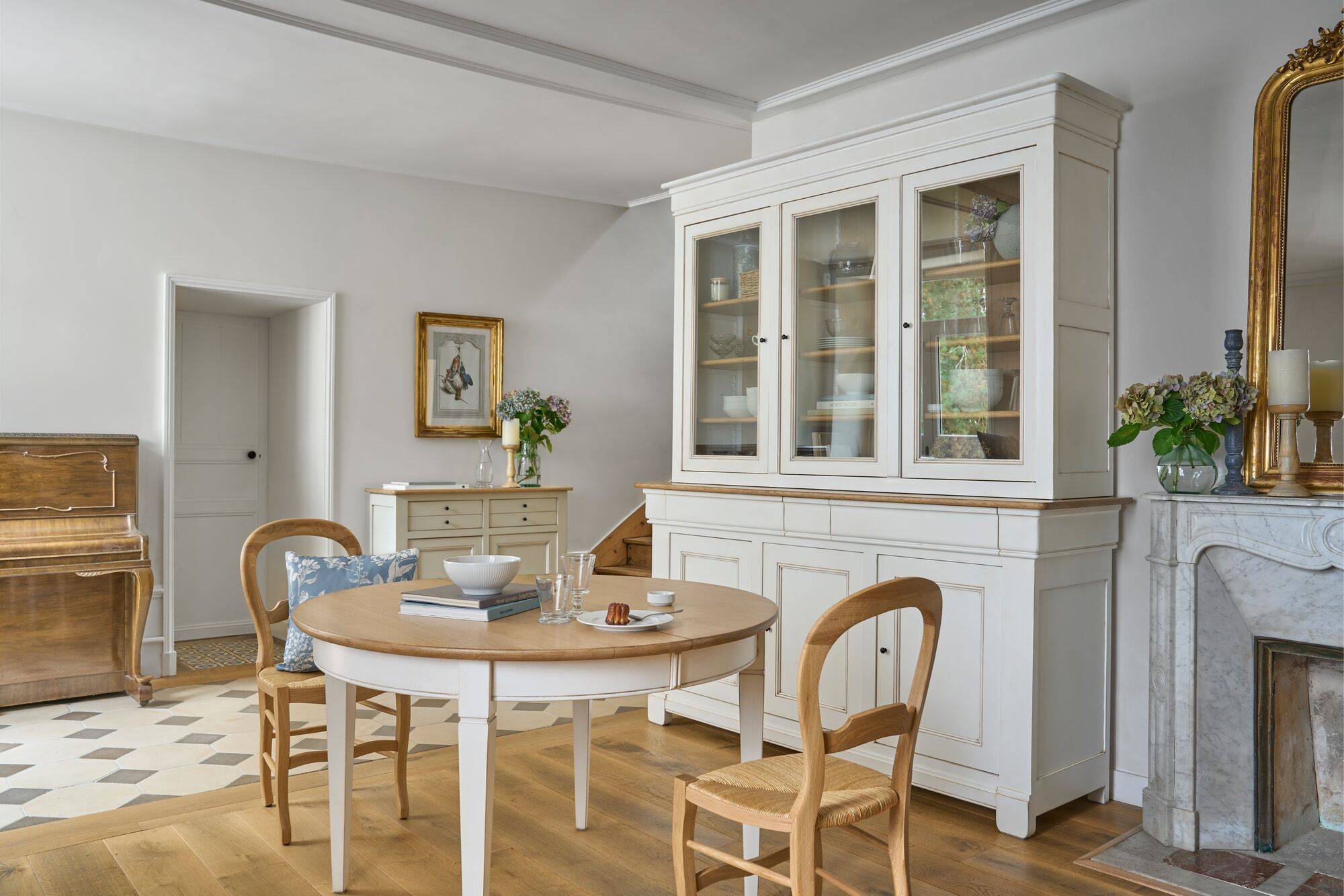 Table à manger ronde extensible bois massif 4 à 8 personnes Embellie - Image 1