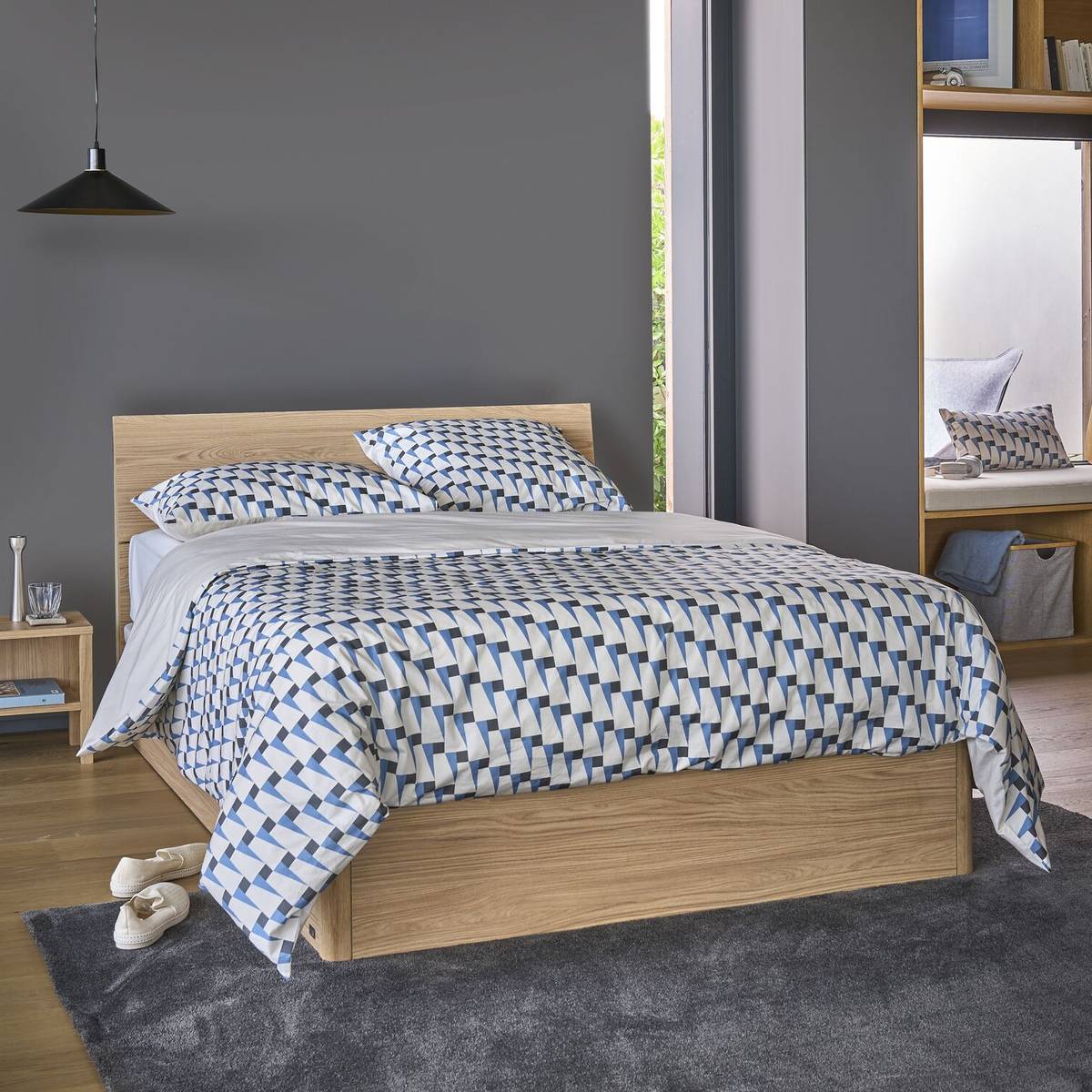 Lit coffre avec tête de lit décor bois Simon Lit coffre avec tête de lit décor bois Simon