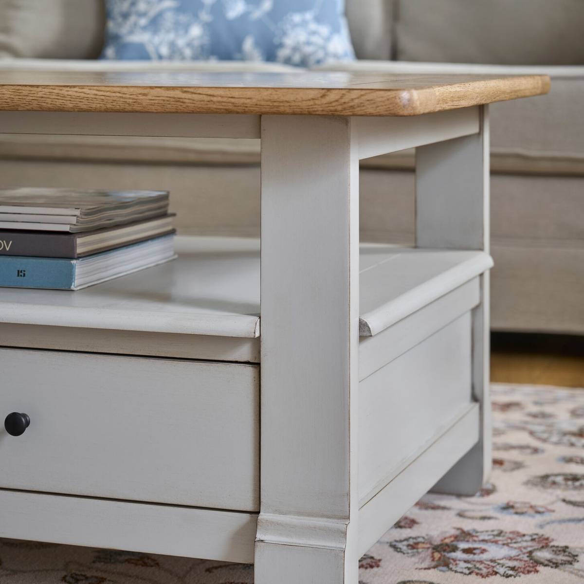Table basse bois massif 2 tiroirs Embellie Table basse bois massif 2 tiroirs Embellie