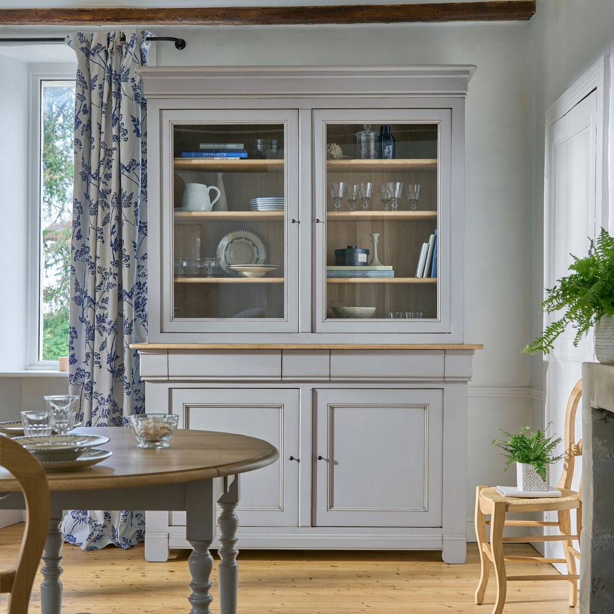 Buffet vaisselier bois massif 4 portes 3 tiroirs Embellie Buffet vaisselier bois massif 4 portes 3 tiroirs Embellie