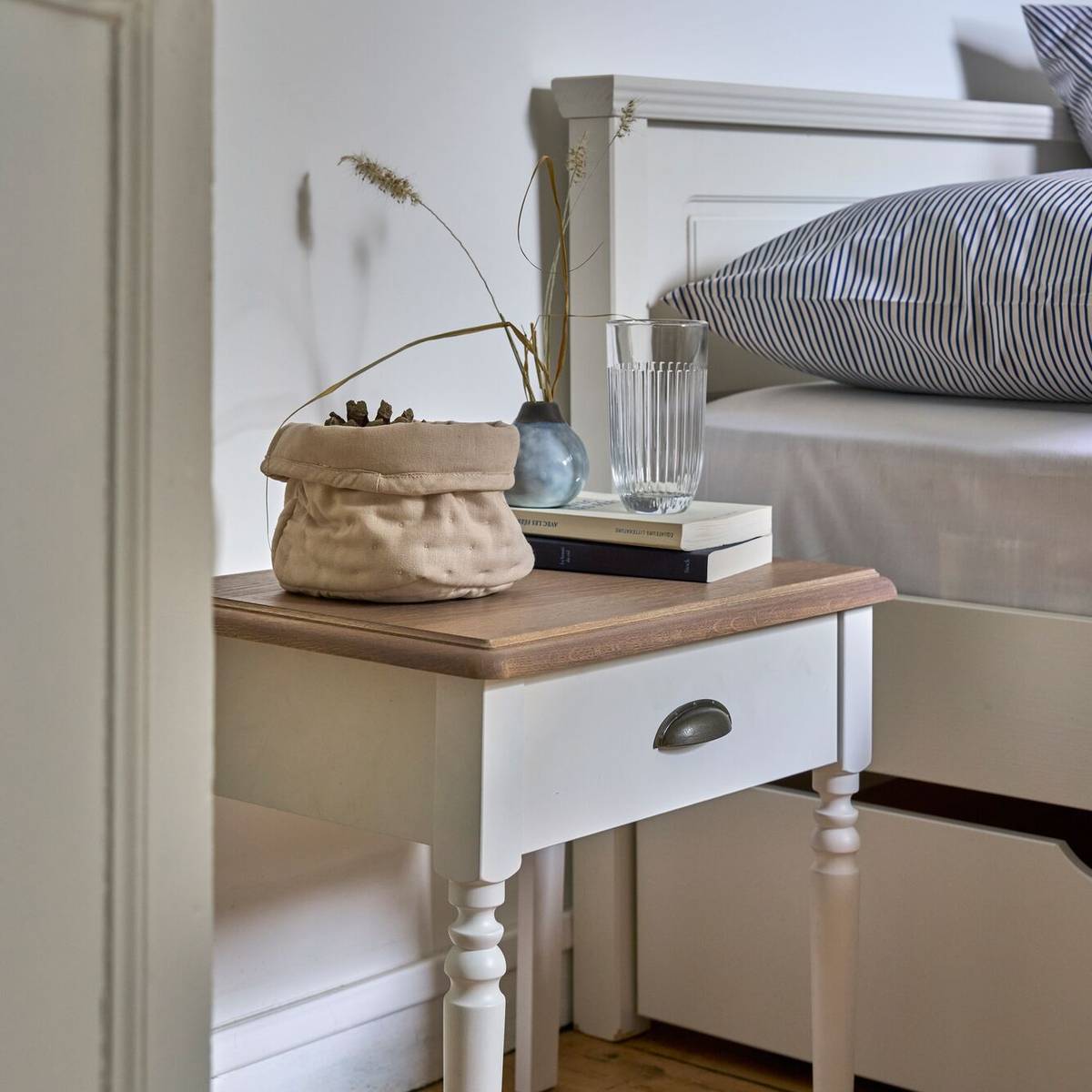 Lit rangement avec tiroir en option Théa Lit rangement avec tiroir en option Théa