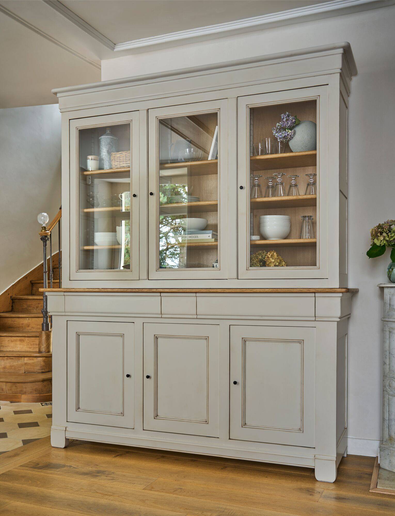 Buffet vaisselier bois massif 6 portes 3 tiroirs Embellie - Image 1