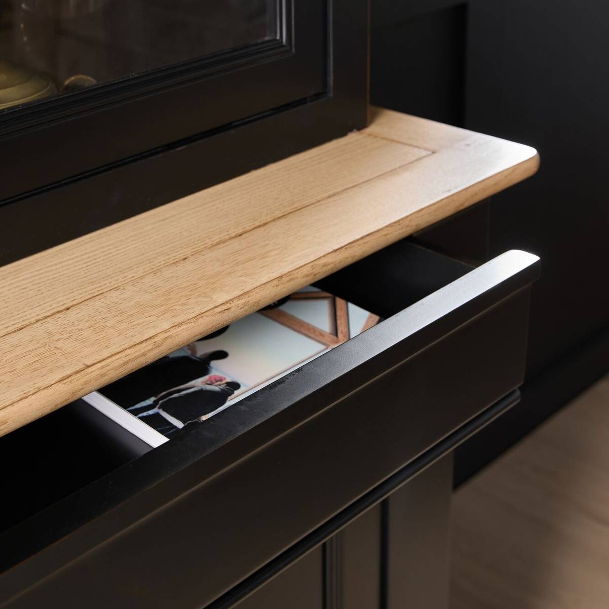 Buffet vaisselier bois massif 6 portes 3 tiroirs Embellie Buffet vaisselier bois massif 6 portes 3 tiroirs Embellie