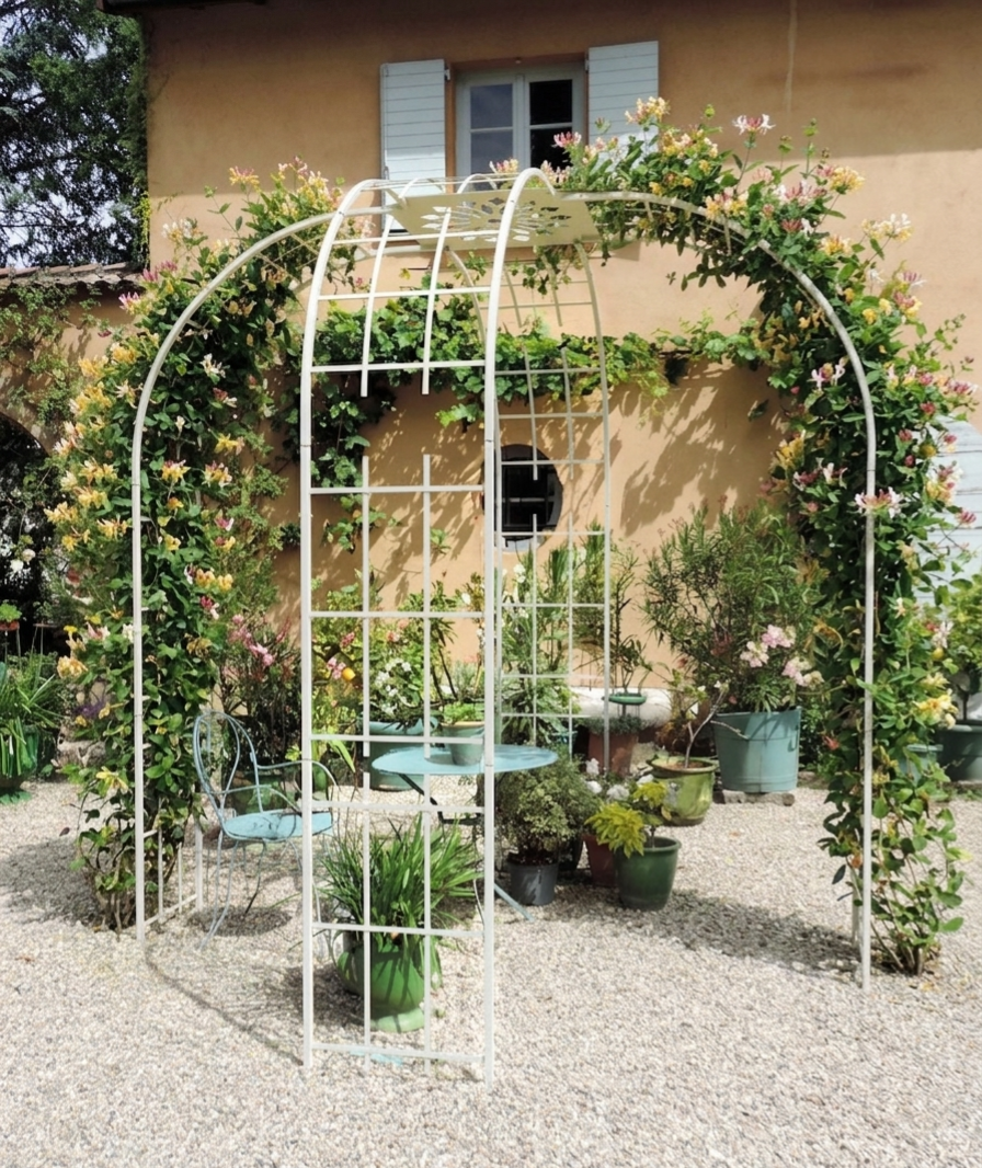 Gloriette de jardin en métal beige