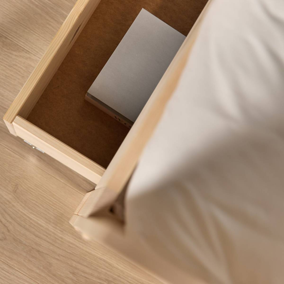 Lit enfant pin massif avec tiroir de rangement en option Étretat Lit enfant pin massif avec tiroir de rangement en option Étretat