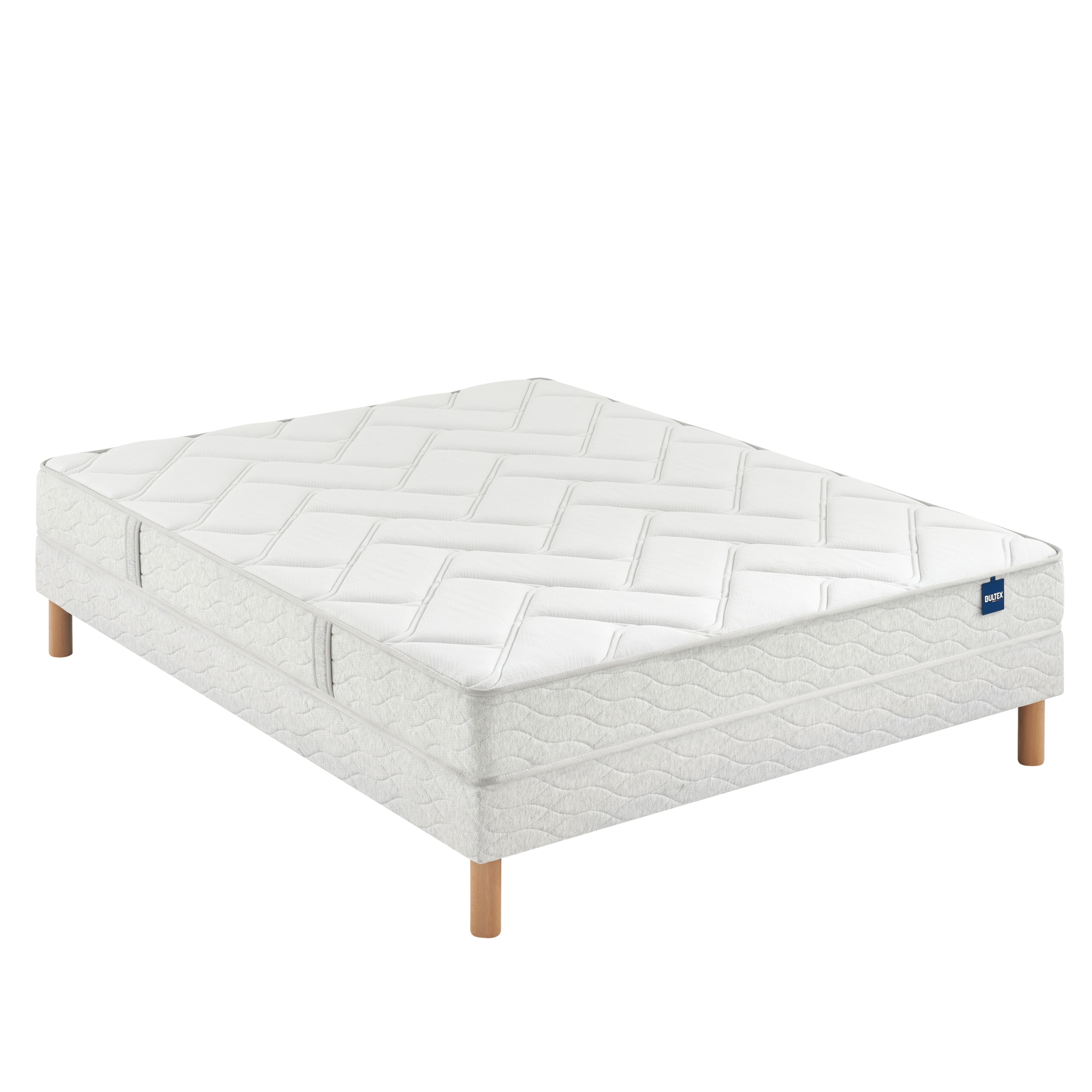Laissez vous séduire par l'ensemble Back to Basics Bultex ! L'alliance parfaite entre design et confort.Composé d'un matelas de 19 cm d'épaisseur et d'un sommier assorti, cet ensemble offre une harmonie visuelle et un confort de couchage optimal.Le matelas intègre la mousse alvéolaire Bultex, reconnue pour sa résilience et sa capacité à épouser les courbes du corps. Il s'adapte à chaque morphologie pour un soutien précis et durable, nuit après nuit.Le sommier, quant à lui, repose sur une structure en bois massif d'épicéa avec des lattes fixes, garantissant une excellente robustesse. Une base fiable pour valoriser les performances du matelas.Back to Basics, c'est le choix d'un confort essentiel.