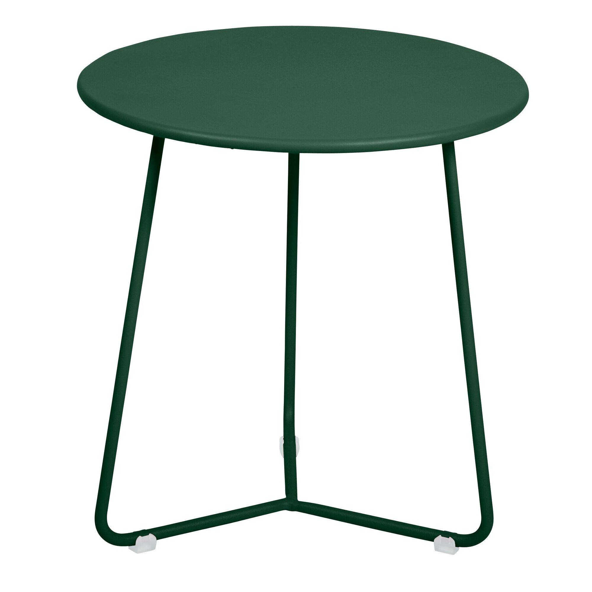 Venez parfaire votre terrasse avec la Table Basse / Tabouret Cocotte de chez FERMOB.La collection Cocotte de FERMOB nous offre une petite table d'appoint en métal qui viendra ajouter une touche pratique et esthétique à votre extérieur ou intérieur. Ces petites tables rondes sont légères et résistantes. La Table Basse / Tabouret Cocotte et son diamètre de 34,5 cm vient vous offrir une option d'appoint ou d'assise, pour agrémenter votre terrasse ou balcon avec style. Toute seule ou à plusieurs, elle mêlera pratique et design ! Cette table se décline dans une large palette de coloris et se coordonne avec fauteuils bas et salons de jardin FERMOB, pour répondre à toutes vos envies.