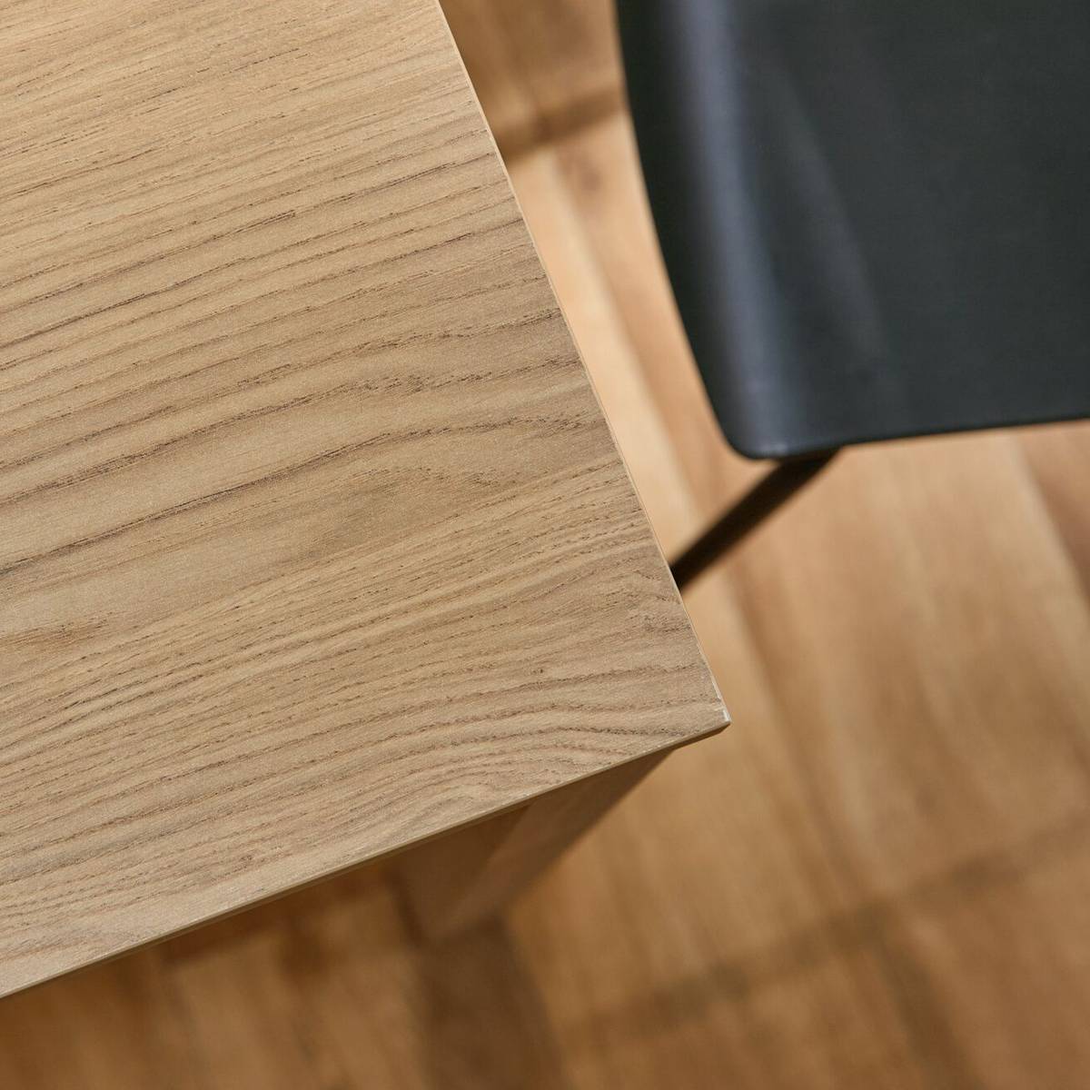 Table à manger rectangulaire décor bois 8 personnes Simon Table à manger rectangulaire décor bois 8 personnes Simon