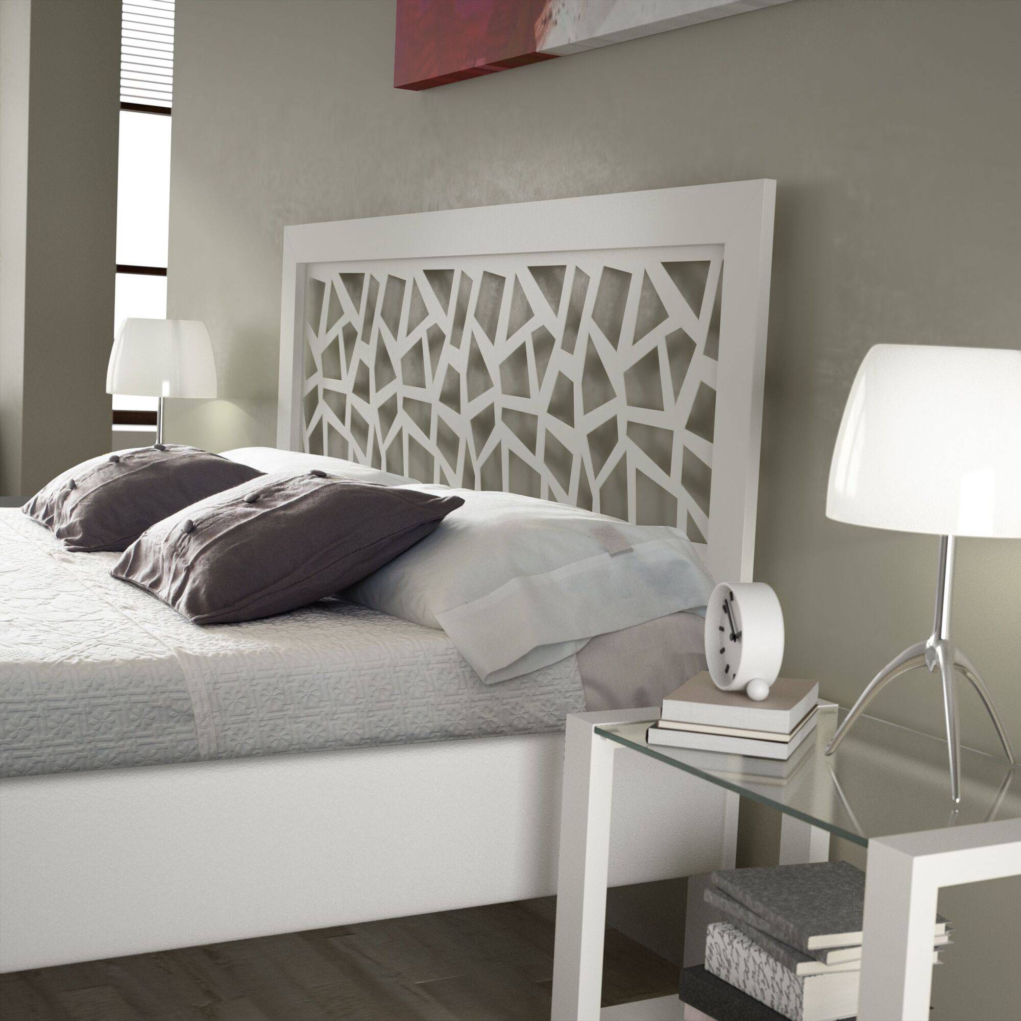 La tête de lit Rim, à effet mosaïque, apportera à votre chambre une touche d'originalité et de modernité. Elle se fixe très simplement, il suffit d'installer la fixation (fournie) sur le sommier et la tête de lit.