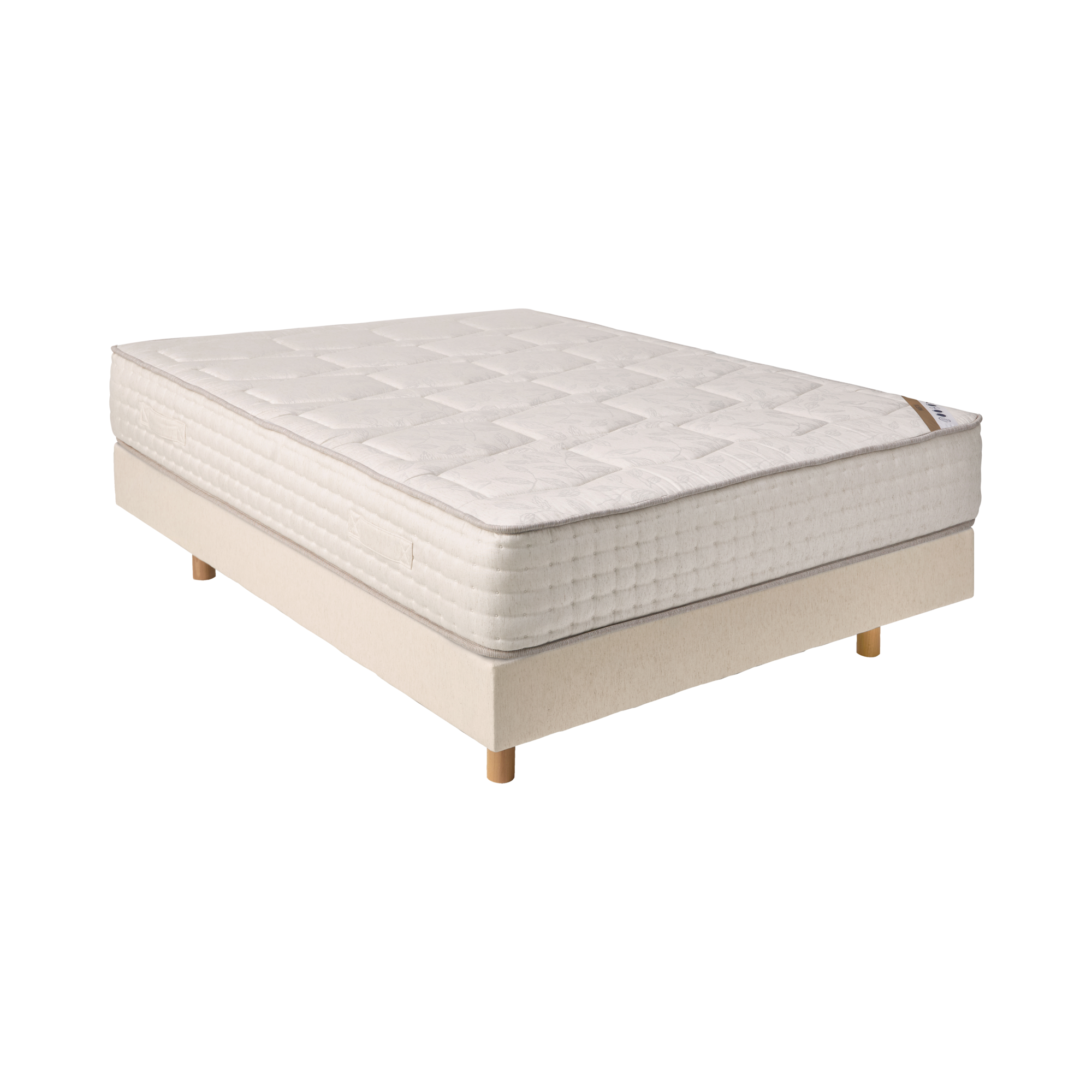 Conçu pour s'accorder parfaitement cet ensemble saura vous charmer par son design et son confort. Le matelas Martin de 27 cm d'épaisseur vous propose un soutien ferme et un accueil tonique. Son garnissage est composé de matières nobles comme la soie, une matière résistante qui absorbe l'humidité et créée une isolation. Vous craquerez aussi pour son coutil aux allures naturelles composé de viscose, tencel et lin. Le sommier Marceau vient s'associer parfaitement avec le matelas en assouplissant son confort. Vous obtiendrez l'équilibre idéal pour de meilleures nuits.