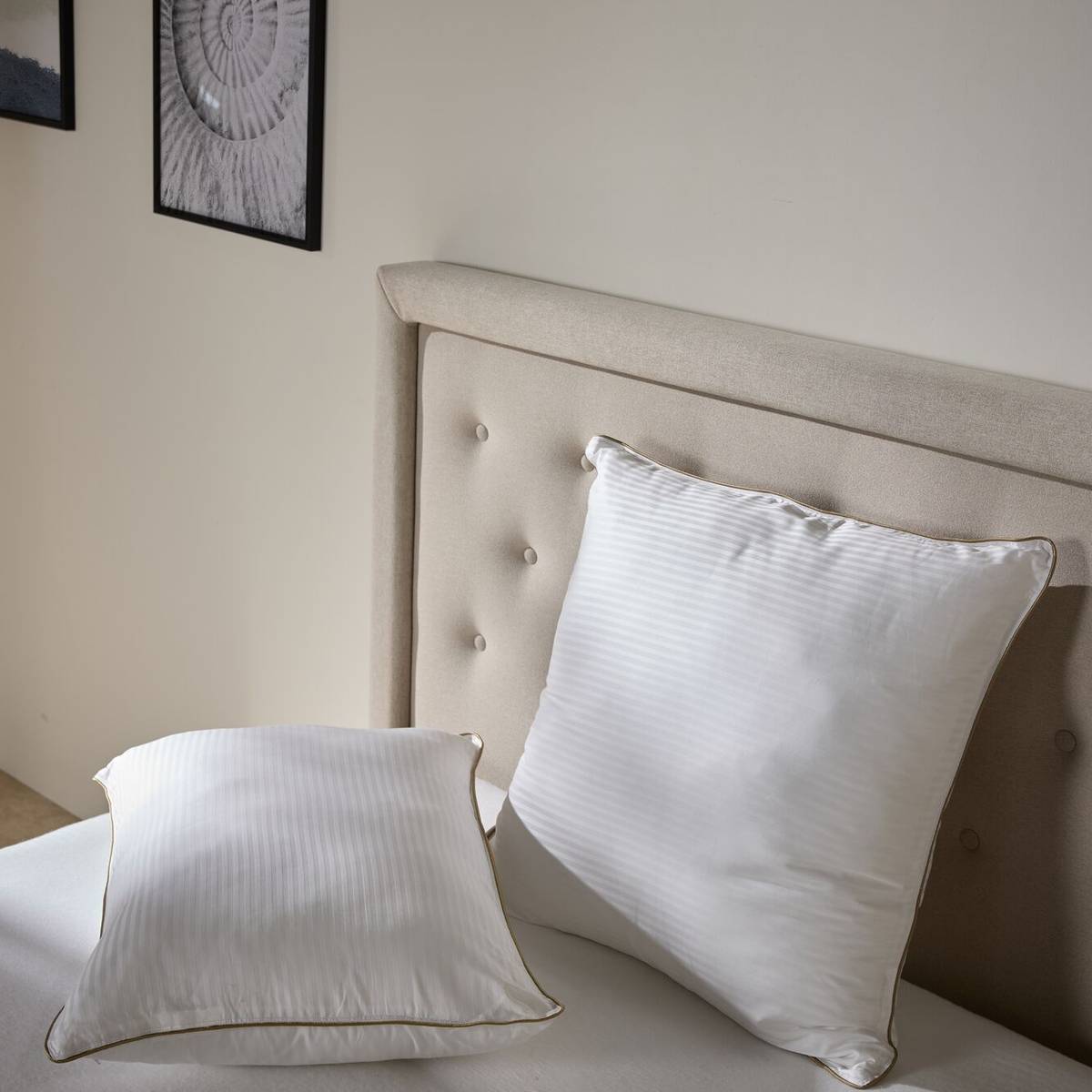 Oreiller déhoussable en satin Léonore Oreiller déhoussable en satin Léonore