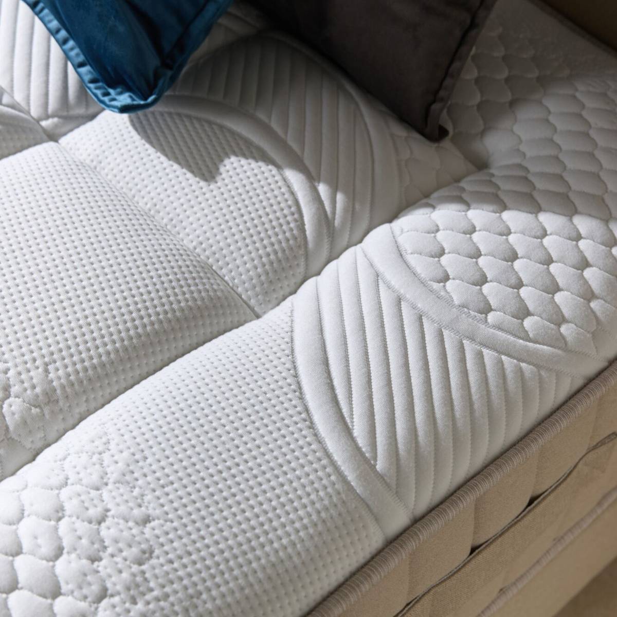 Matelas ressorts ensachés 30 cm Suite Royale Matelas ressorts ensachés 30 cm Suite Royale