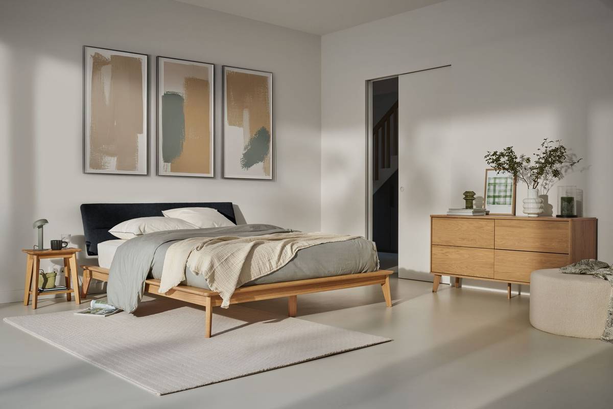 Lit bois avec tête de lit tissu Atia Lit bois avec tête de lit tissu Atia