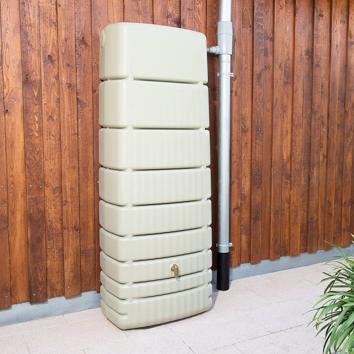 Kit Récupérateur d'Eau Cuve Murale 650 L Slim Sable Kit Récupérateur d'Eau Cuve Murale 650 L Slim Sable