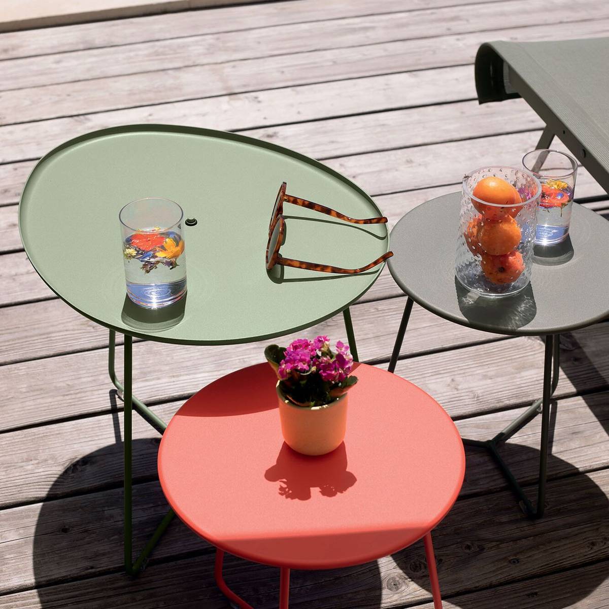 Table Basse Plateau Amovible Cocotte en Acier et Aluminium Table Basse Plateau Amovible Cocotte en Acier et Aluminium