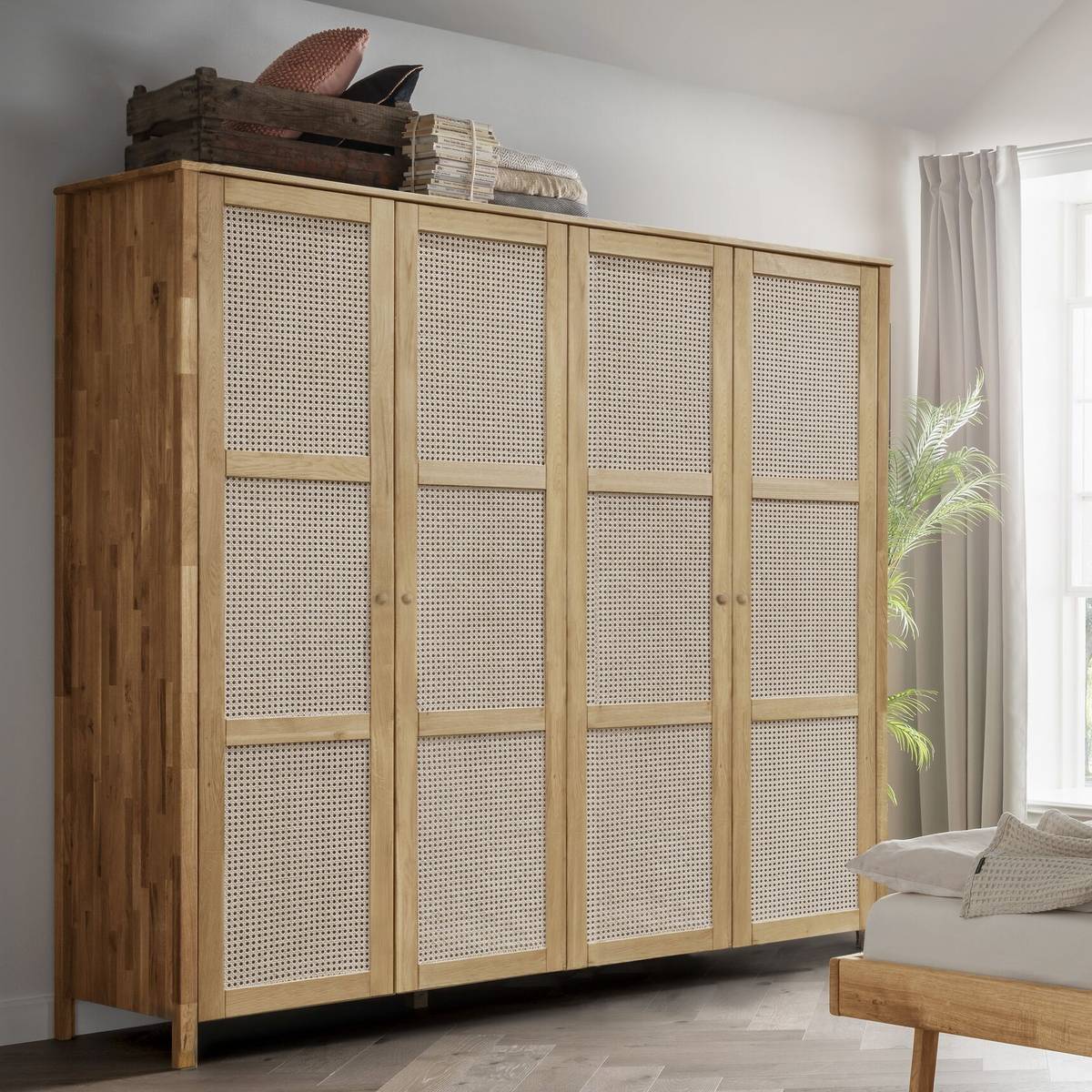 Armoire chêne massif 4 portes Capucine Armoire chêne massif 4 portes Capucine