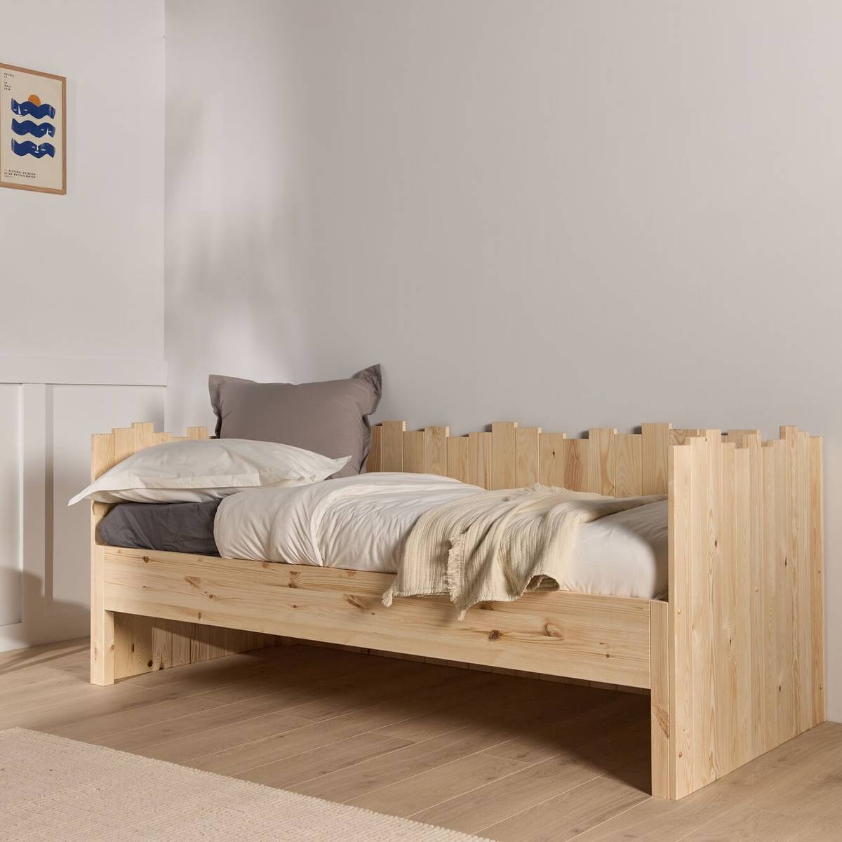 Lit enfant pin massif avec tiroir de rangement en option Étretat Lit enfant pin massif avec tiroir de rangement en option Étretat