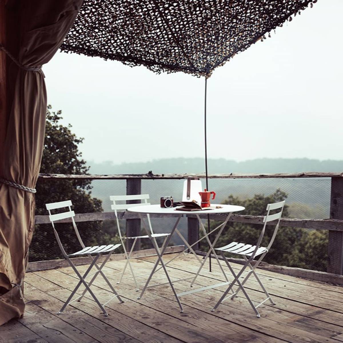 Table Ronde Pliante Ø117 cm Bistro en Acier Table Ronde Pliante Ø117 cm Bistro en Acier