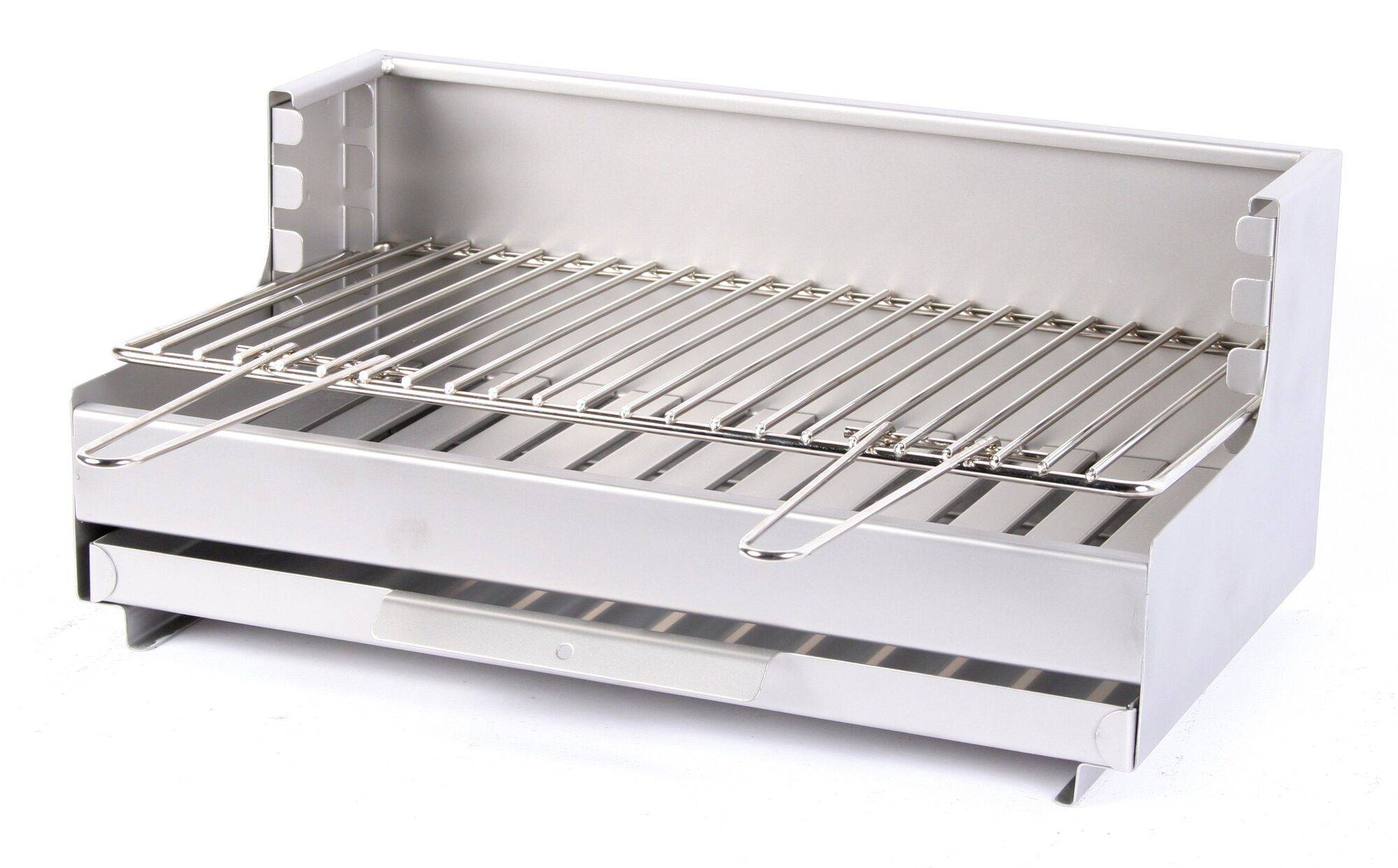Prenez un moment autour d'un repas convivial grâce au Barbecue Original Vulcain 54 x 32 cm Inox de LE MARQUIER.La collection Barbecue Original Vulcain offre un barbecue à charbon facile d'utilisation. Il est équipé d'une grille réglable sur 3 niveaux, parfait pour maîtriser la cuisson de ses aliments. Profitez d'une cuisson saine et du goût fumé du barbecue. Il est simple à nettoyer grâce à son tiroir à cendres.Le Barbecue Original Vulcain 54 x 32 cm Inox allie pratique et robustesse. La finition inox mat+ du châssis et la cuve du barbecue permettent une résistance dans le temps et assure un produit robuste adapté à un usage intensif. L'inox mat+ utilisé pour ce barbecue est résistant à la corrosion, aux aléas climatiques, à l'air marin ainsi qu'aux chocs et rayures.Il servira 6 à 10 convives.