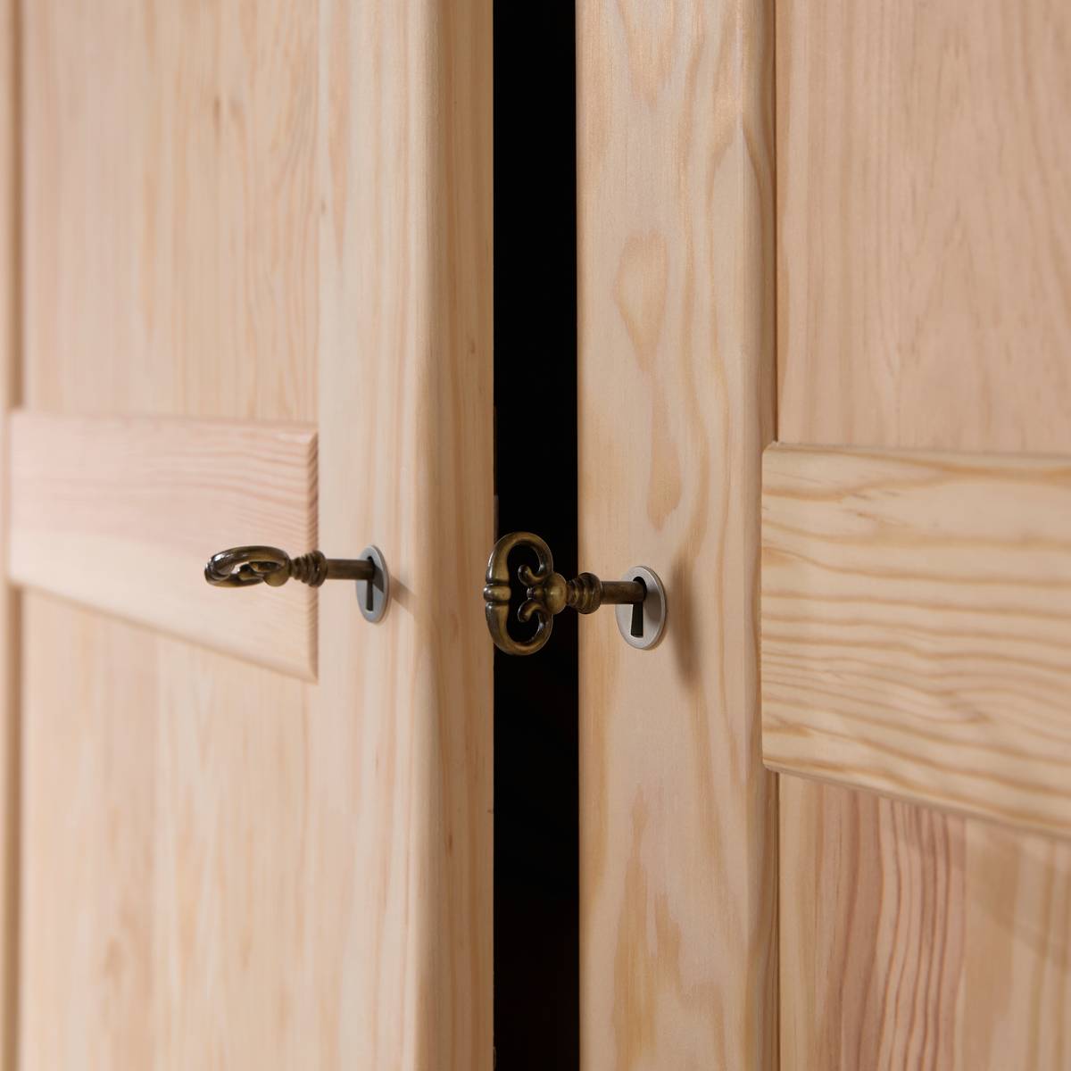 Armoire bois massif 2 portes 1 tiroir Iris Armoire bois massif 2 portes 1 tiroir Iris