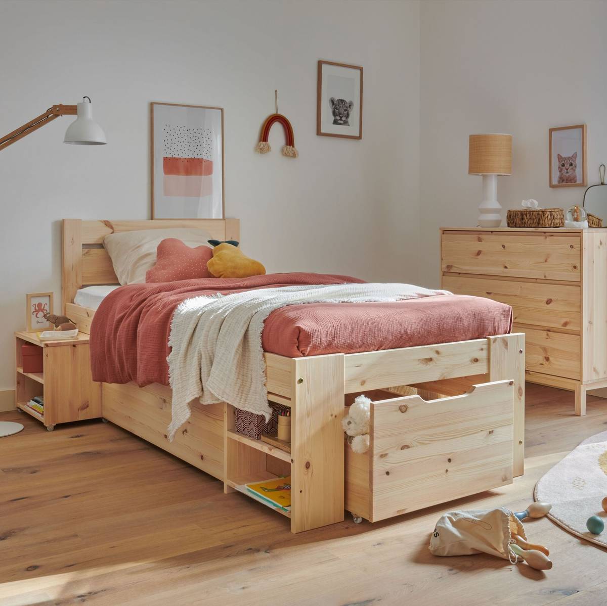 Commode pin massif 3 tiroirs Elie Commode pin massif 3 tiroirs Elie