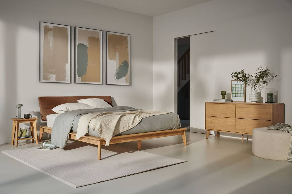 Lit bois avec tête de lit tissu Atia Lit bois avec tête de lit tissu Atia