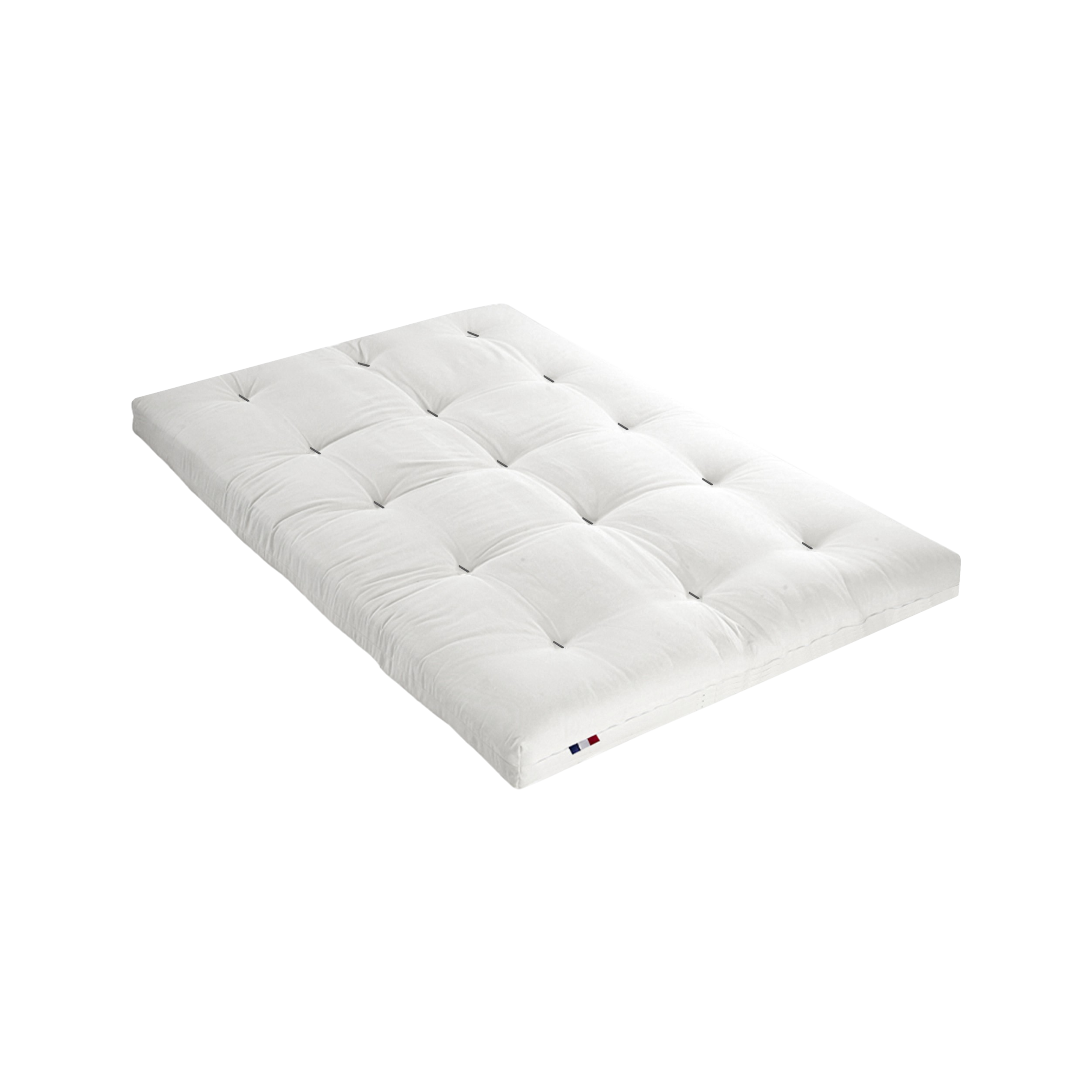 Ouvrez-vous à la culture du monde avec le savoir-faire français !Découvrez le matelas futon Jules Camif.Pratique et étonnant, ce matelas sera votre allié pour vos couchages occasionnels.Fabriqué à la main, il offre un confort artisanal ferme.Ce futon est composé de 5 couches de ouate. Avec ses 11 cm d'épaisseur, il est facilement roulable pour un rangement facile. Il est renforcé par des capitons en barrettes qui offrent une tenue de la matière pour un produit robuste.Vous pouvez l'utiliser à même le sol ou sur un sommier.