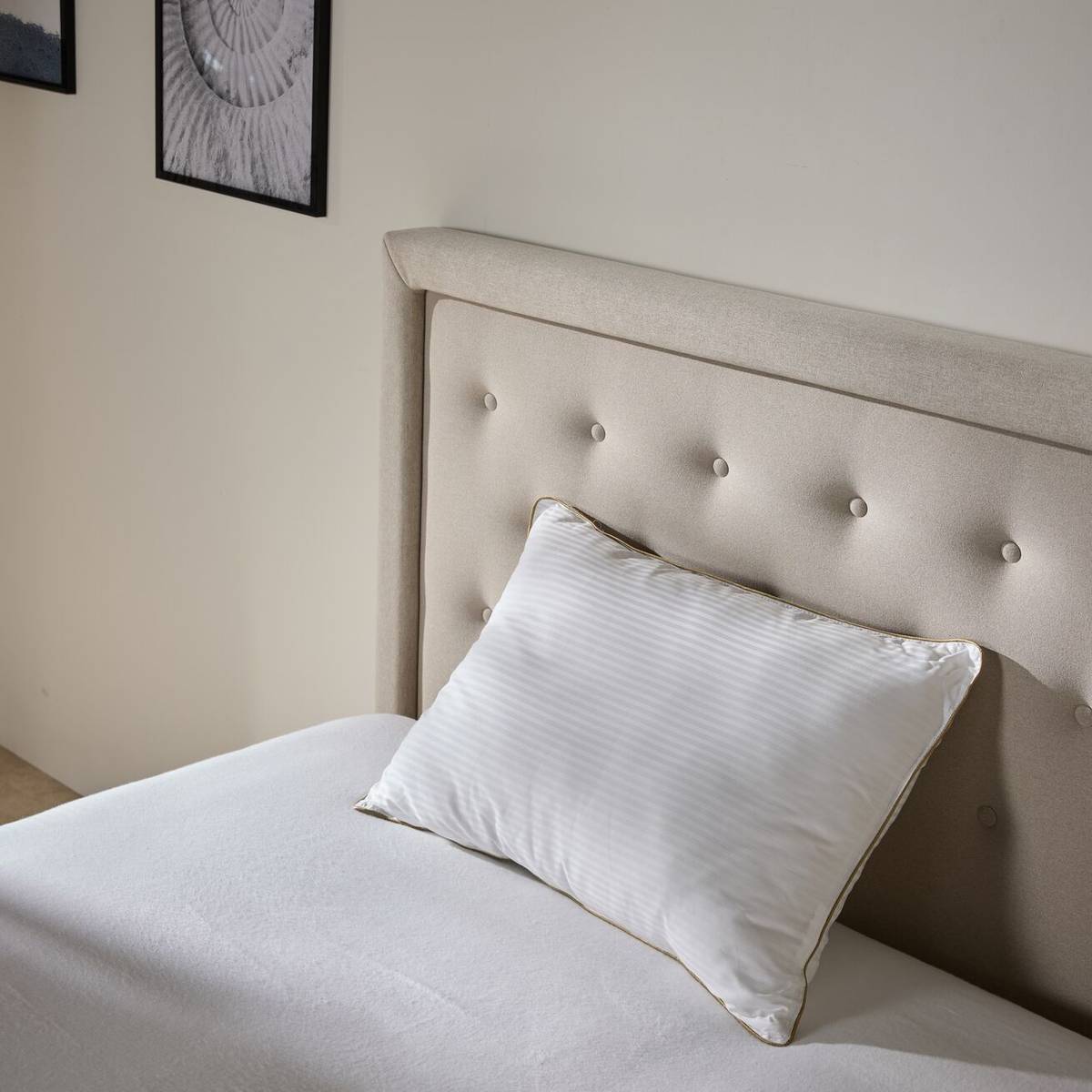 Oreiller déhoussable en satin Léonore Oreiller déhoussable en satin Léonore