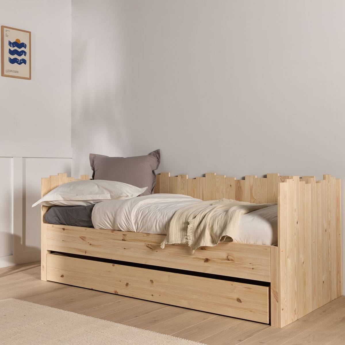 Lit enfant pin massif avec tiroir de rangement en option Étretat Lit enfant pin massif avec tiroir de rangement en option Étretat