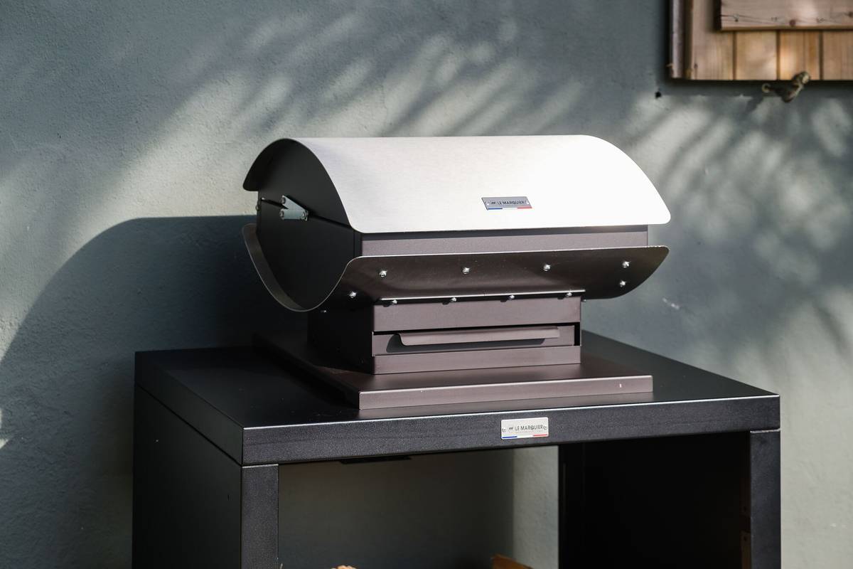 Barbecue Le Barbecue Français L40 Duo en Inox et Acier Noir Barbecue Le Barbecue Français L40 Duo en Inox et Acier Noir