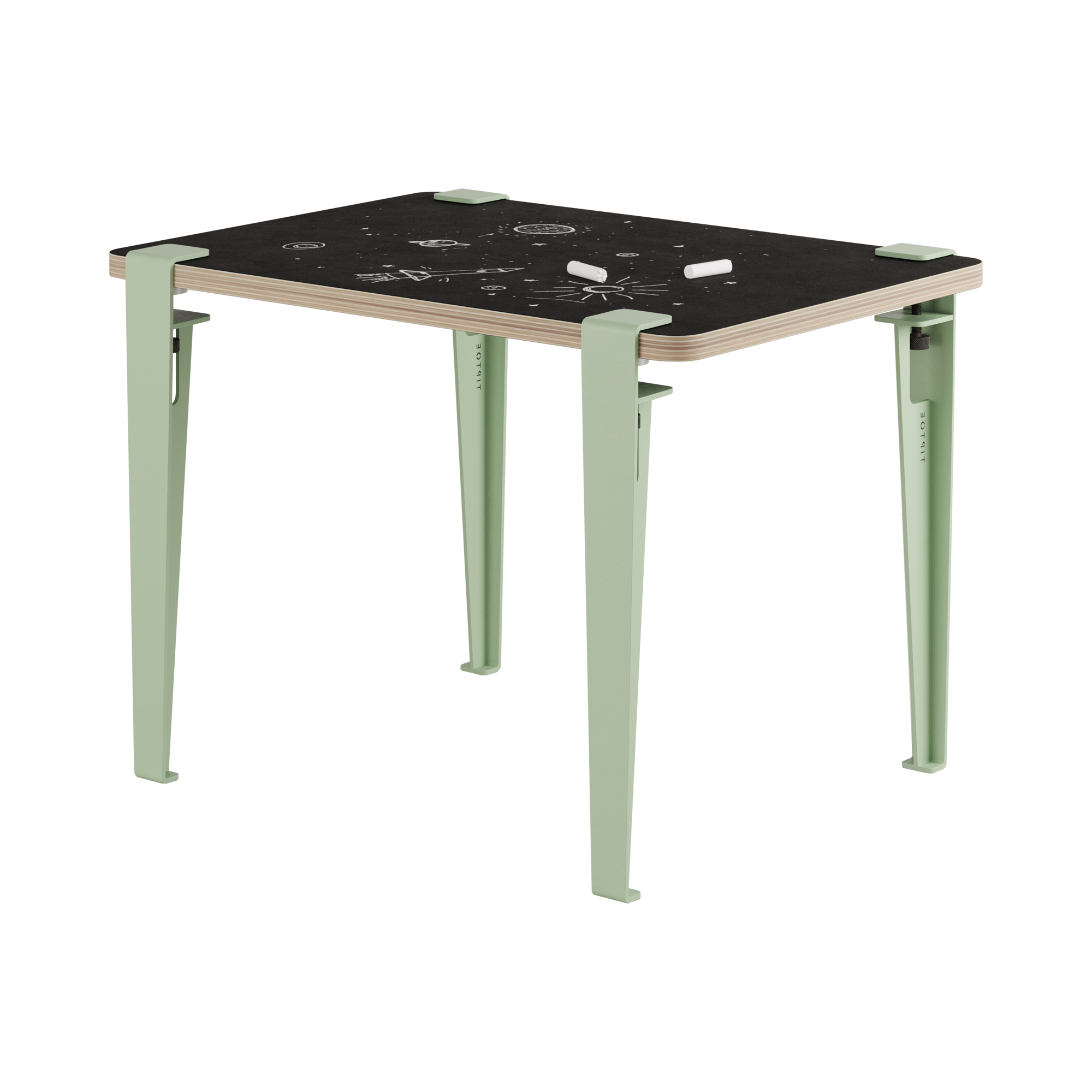 Pour un univers joyeux et coloré, craquez pour le bureau Vice Versa !Fonctionnel et intemporel, son design moderne et épuré vous permet de l'installer dans la chambre du petit, mais également dans le salon.Ce petit bureau convient parfaitement aux enfants de 3 à 6 ans.Vous pouvez choisir un plateau en plastique recyclé, fabriqué à partir d'anciens jouets, ou bien un plateau réversible, avec une face en stratifié blanc, et une face en ardoise pour que votre enfant se sente libre de dessiner dessus à l'aide d'une craie.Le bureau Vice Versa peut être associé au tabouret Mini Lou pour une chambre fun et colorée ! (réf : 10037095)