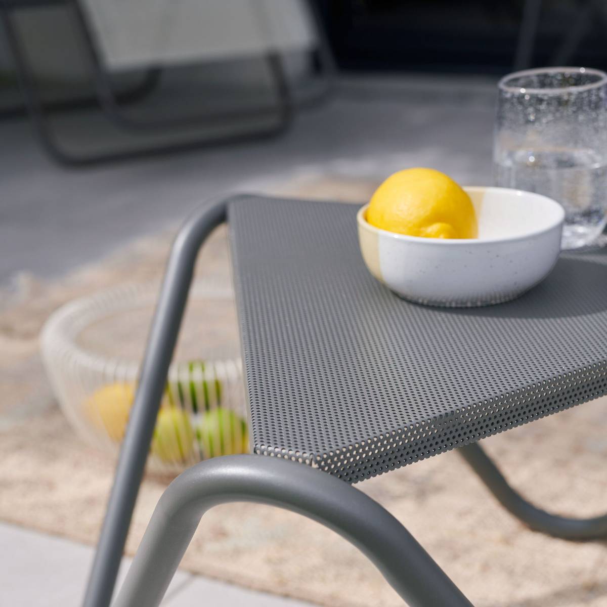 Table Basse Micro-Perforée Vogue Titane Table Basse Micro-Perforée Vogue Titane